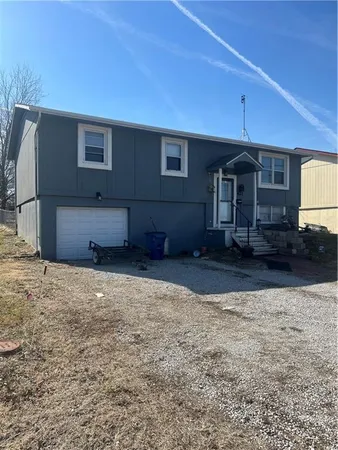 $179,000 | 421 West 8th Street, Cameron, MO 64429