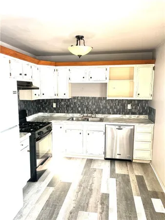 $179,000 | 421 West 8th Street, Cameron, MO 64429