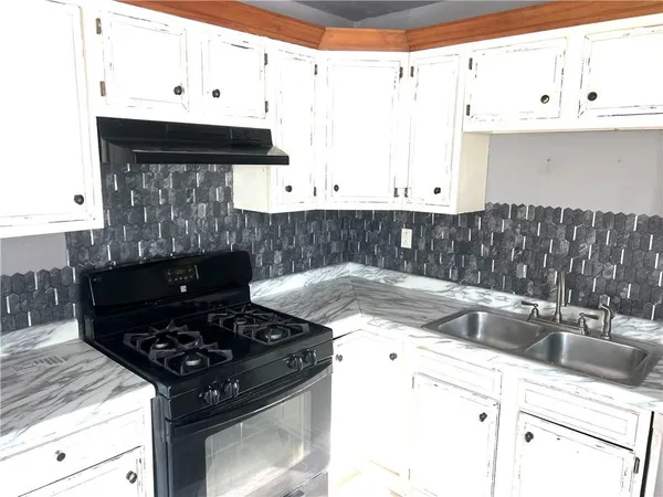 $179,000 | 421 West 8th Street, Cameron, MO 64429