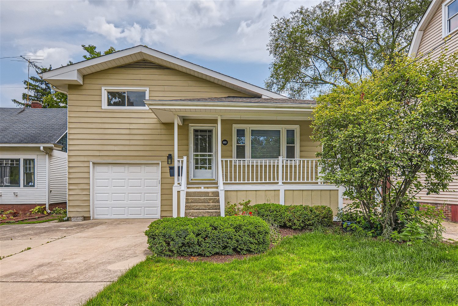 603 Delles Road Wheaton, IL 60187 - Photo 1 of 31 Gallery Image 1