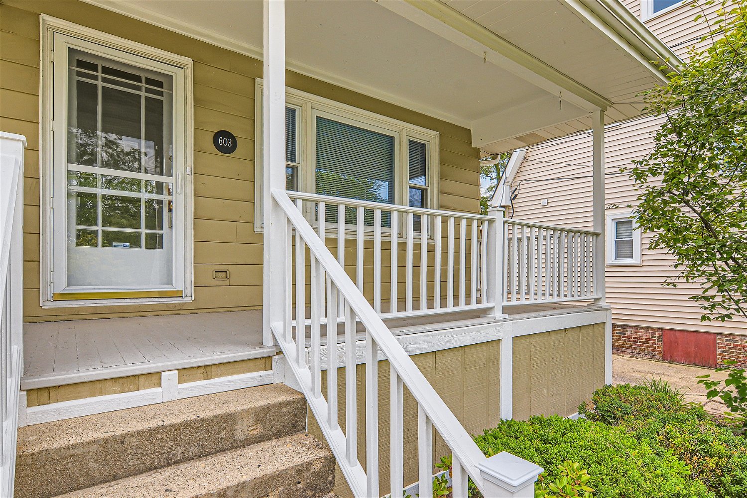 603 Delles Road Wheaton, IL 60187 - Photo 2 of 31 Gallery Image 2