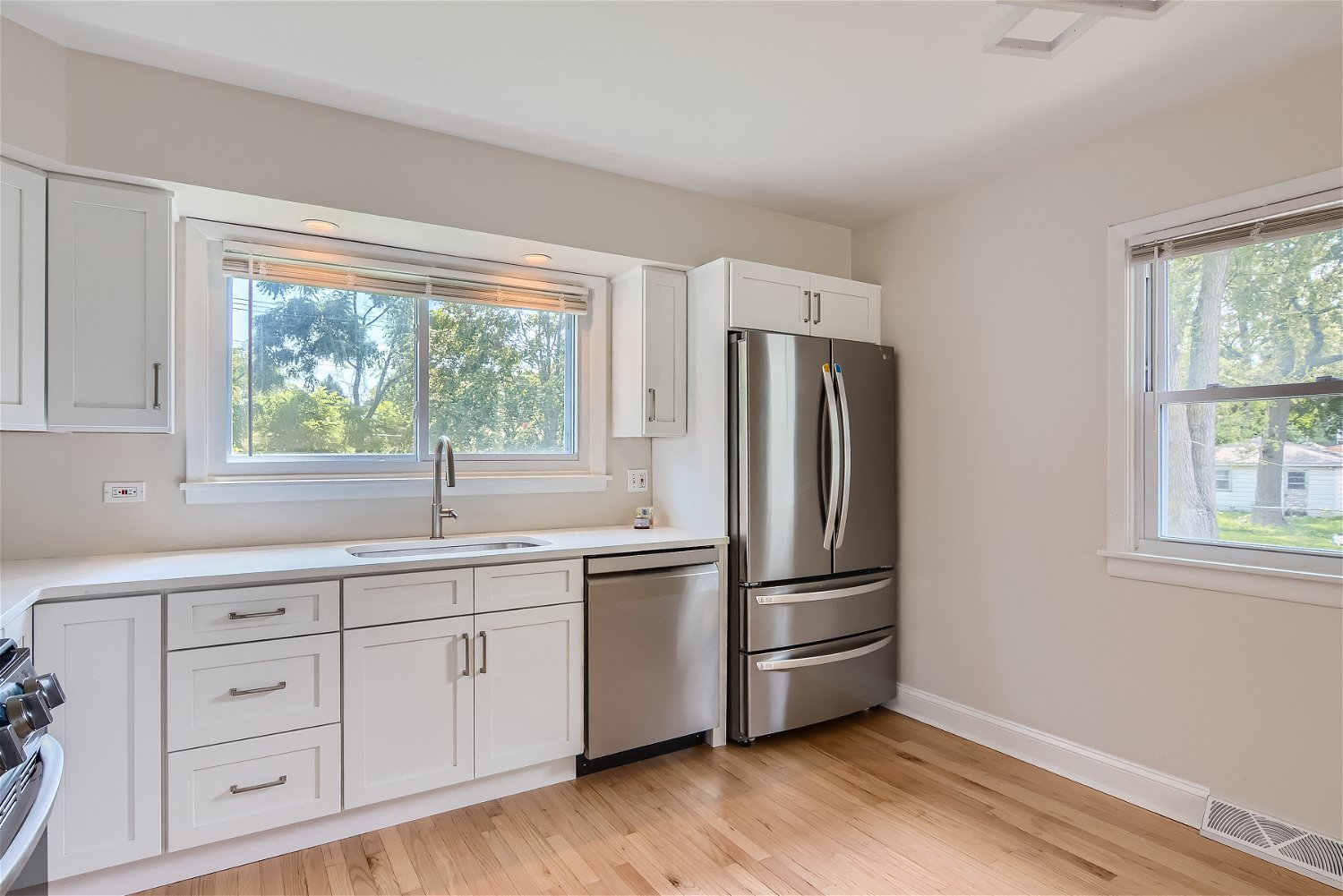 603 Delles Road Wheaton, IL 60187 - Photo 4 of 31 Gallery Image 4