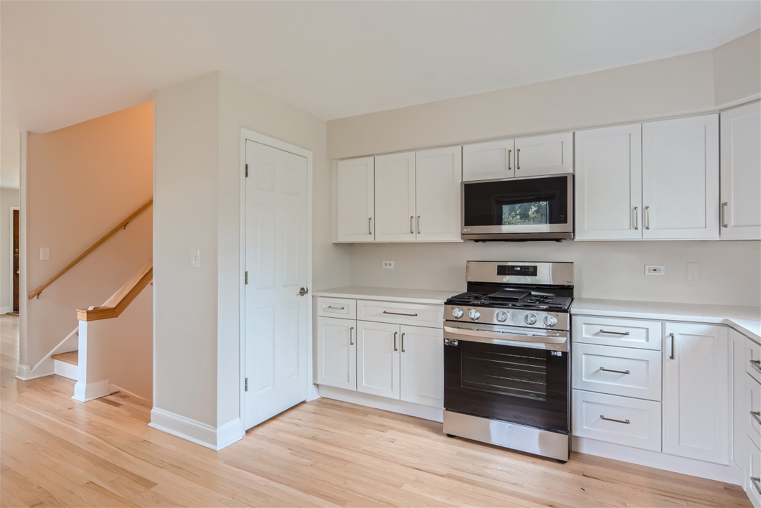 603 Delles Road Wheaton, IL 60187 - Photo 5 of 31 Gallery Image 5