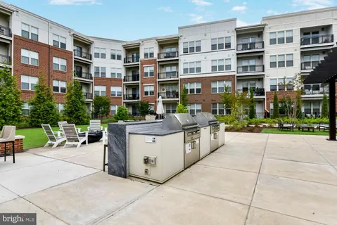 $615,000 | 10755 Fairgrounds Drive, Unit 431, Fairfax, VA 22030