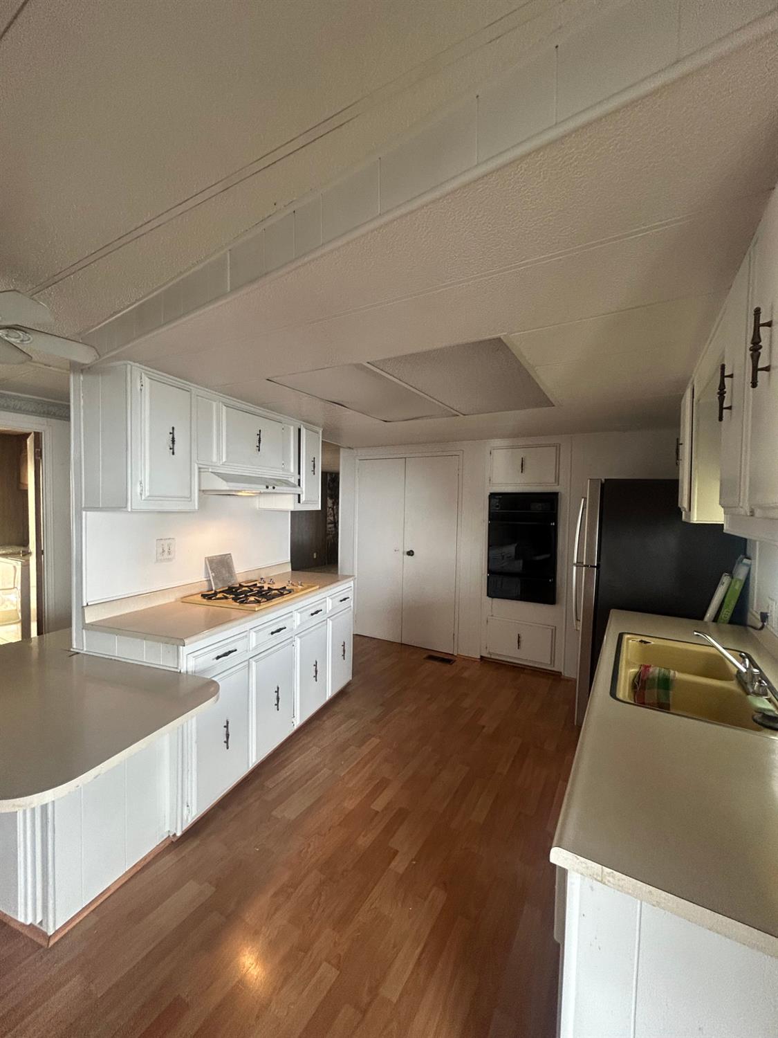 518 Lee Turlock, CA 95382 - Photo 7 of 31 Gallery Image 7