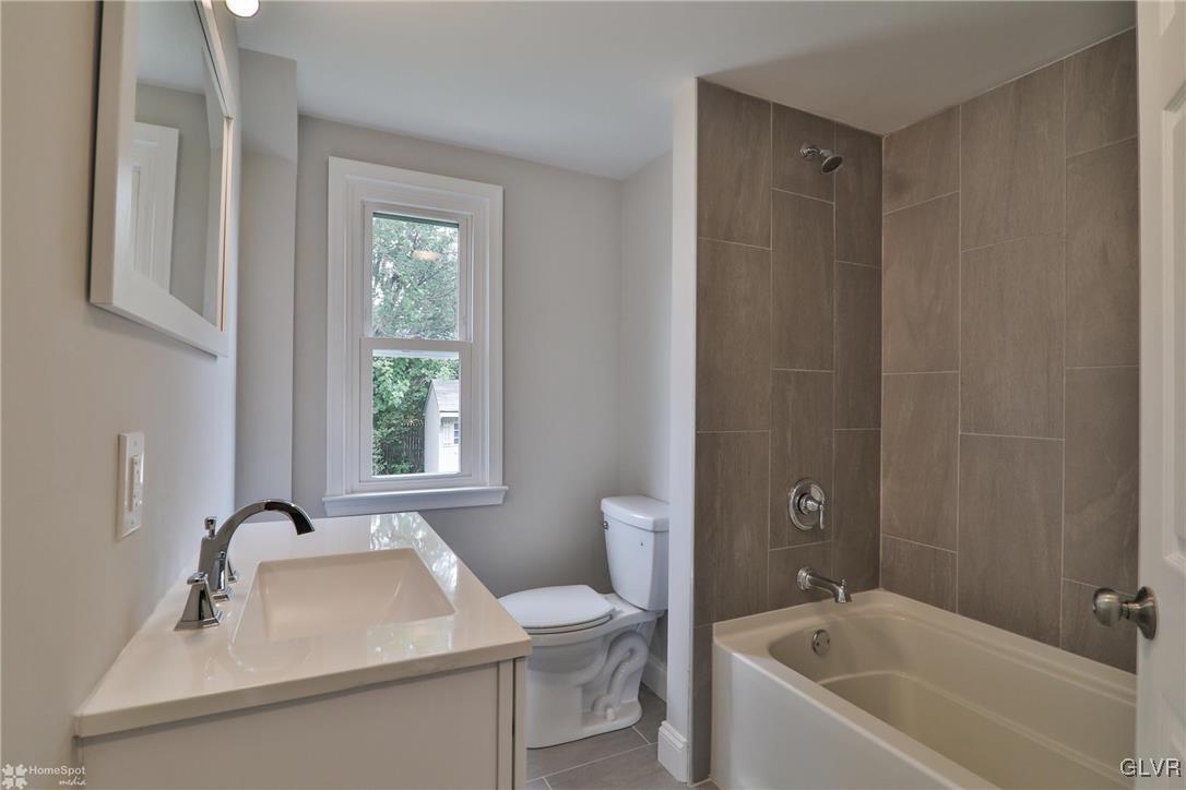 1926 Hart Street Bethlehem, PA 18017 - Photo 14 of 41