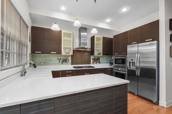 $699,990 | 855 Laurel Avenue, Highland Park, IL 60035