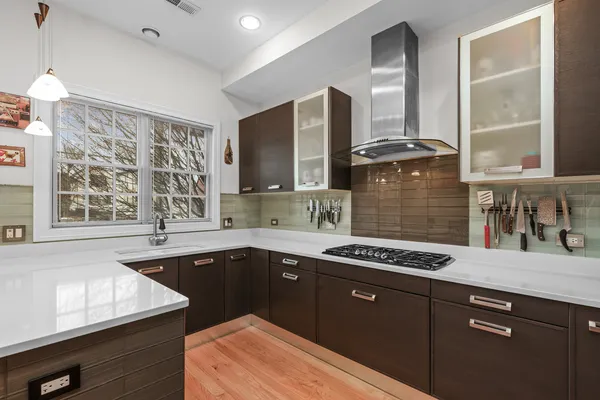 $699,990 | 855 Laurel Avenue, Highland Park, IL 60035