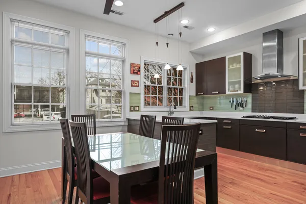 $699,990 | 855 Laurel Avenue, Highland Park, IL 60035