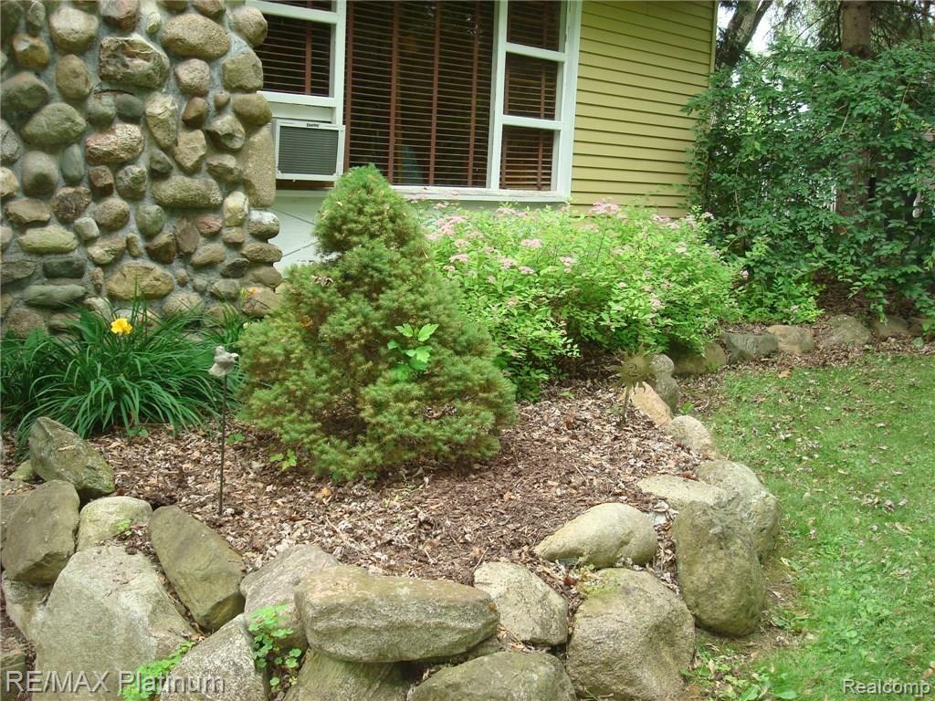 5732 Bullard Road Fenton, MI 48430 - Photo 6 of 36