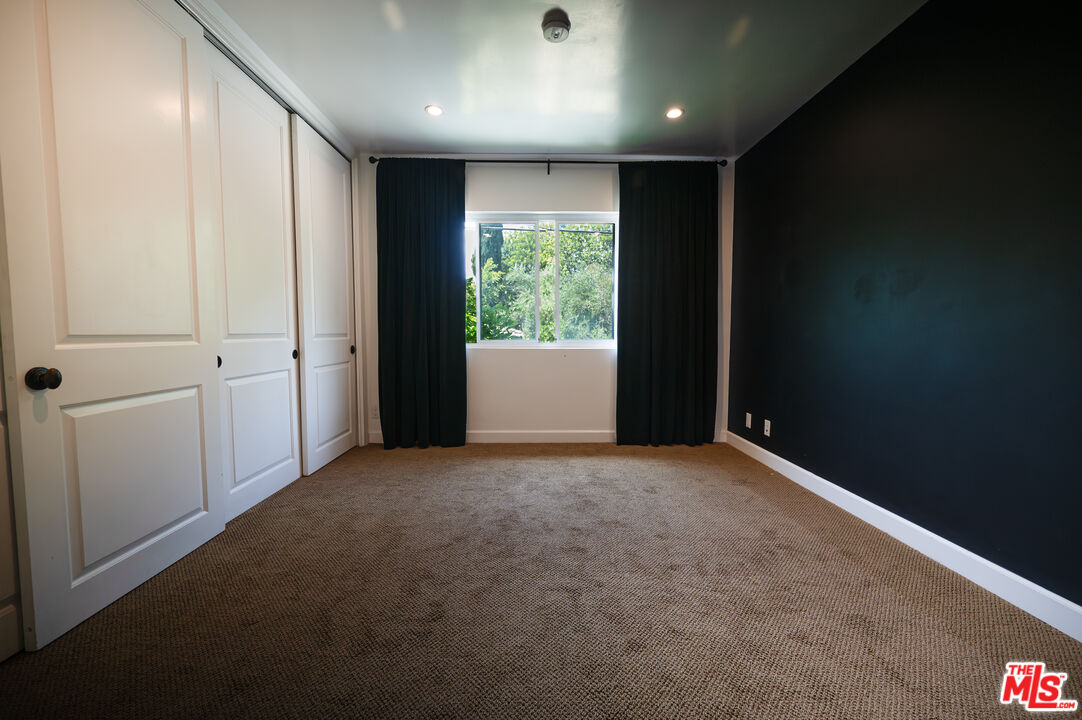 503 North Greencraig Road Los Angeles, CA 90049 - Photo 38 of 59