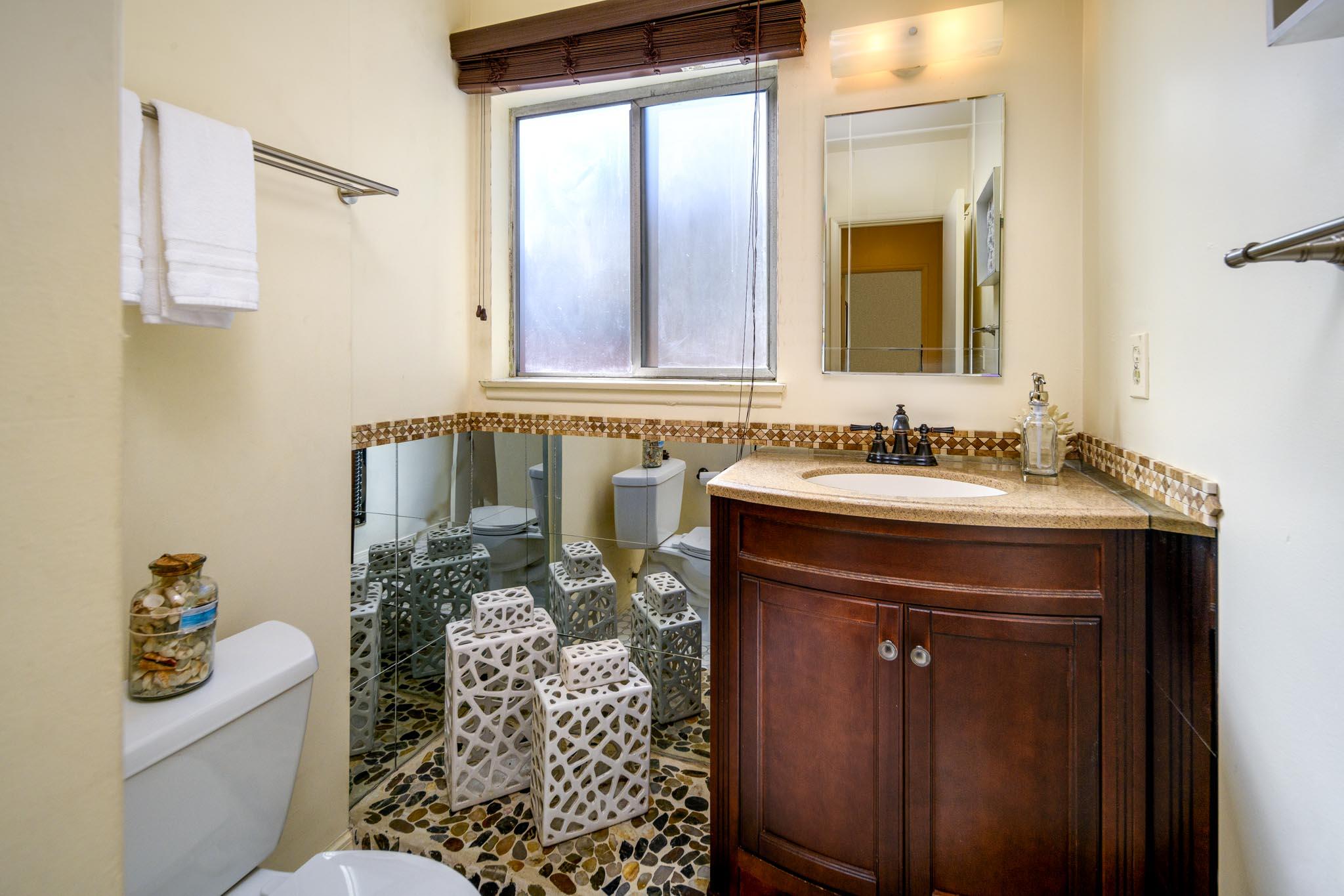 1015 Quinientos Street Santa Barbara, CA 93103 - Photo 11 of 16 BathRoom 2