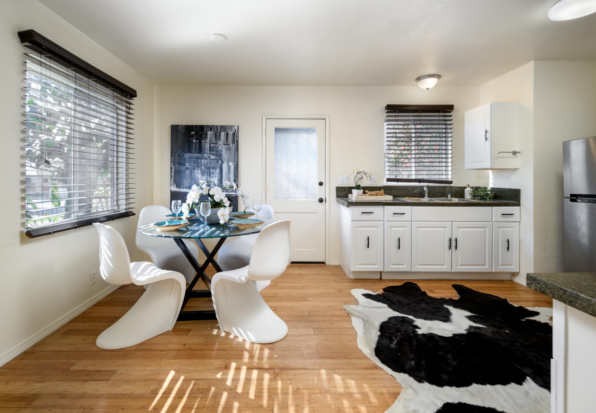 1015 Quinientos Street Santa Barbara, CA 93103 - Photo 3 of 16 Kitchen