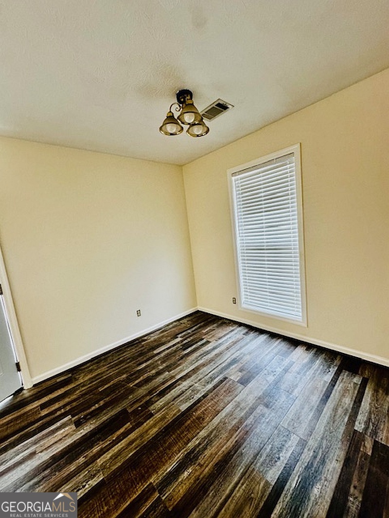 106 Ridgefield Circle LaGrange, GA 30241 - Photo 4 of 13