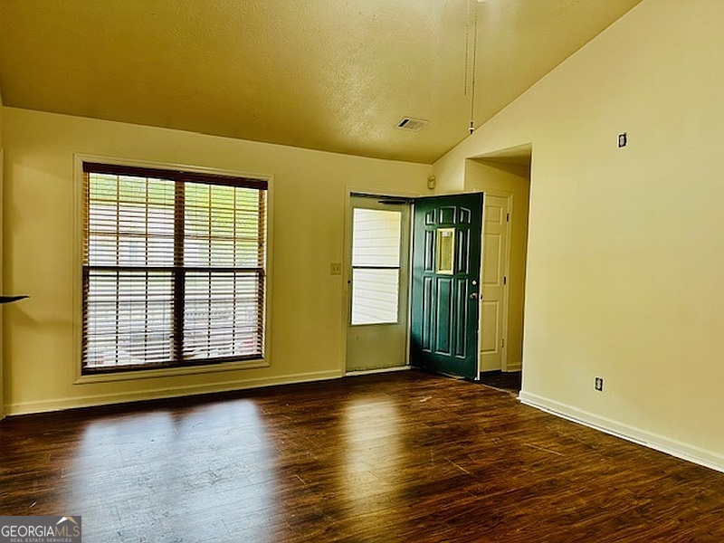 106 Ridgefield Circle LaGrange, GA 30241 - Photo 6 of 13