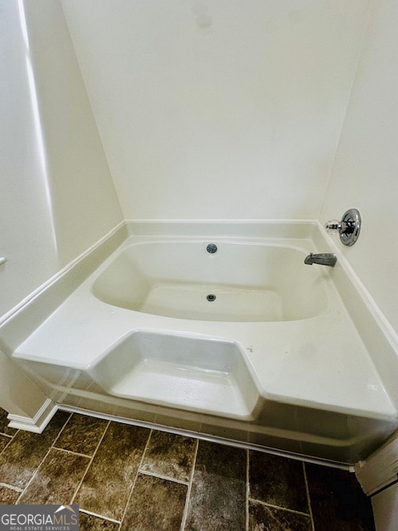 106 Ridgefield Circle LaGrange, GA 30241 - Photo 9 of 13