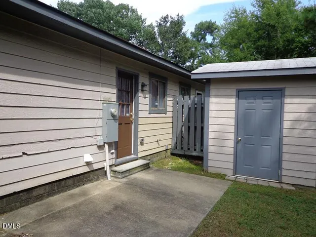 $1,200 | 4520 North New Hope Road, Raleigh, NC 27604