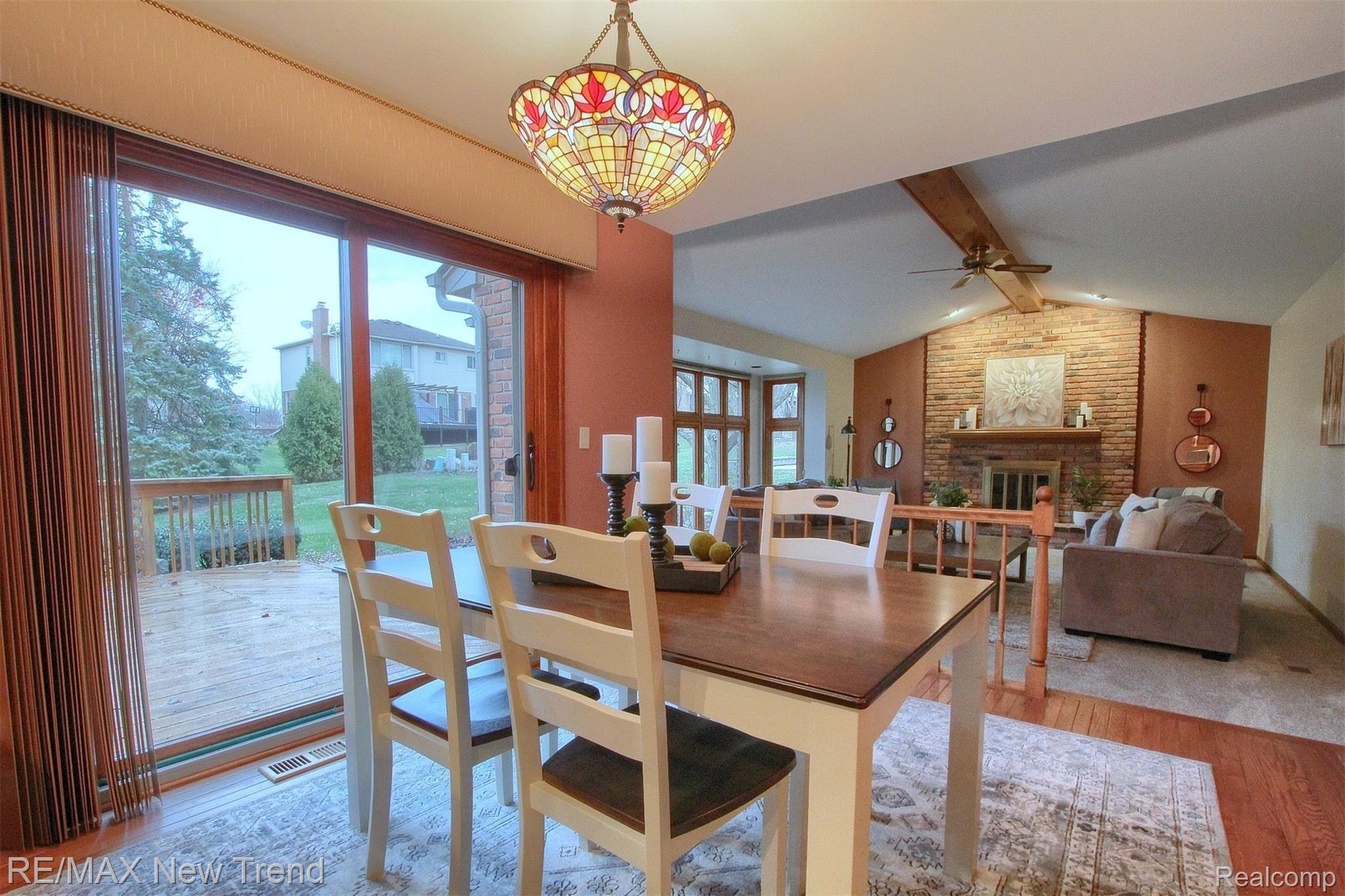 42332 Waterfall Road Northville, MI 48168 - Photo 14 of 32 14-Breakfast Nook 2nd View.jpg