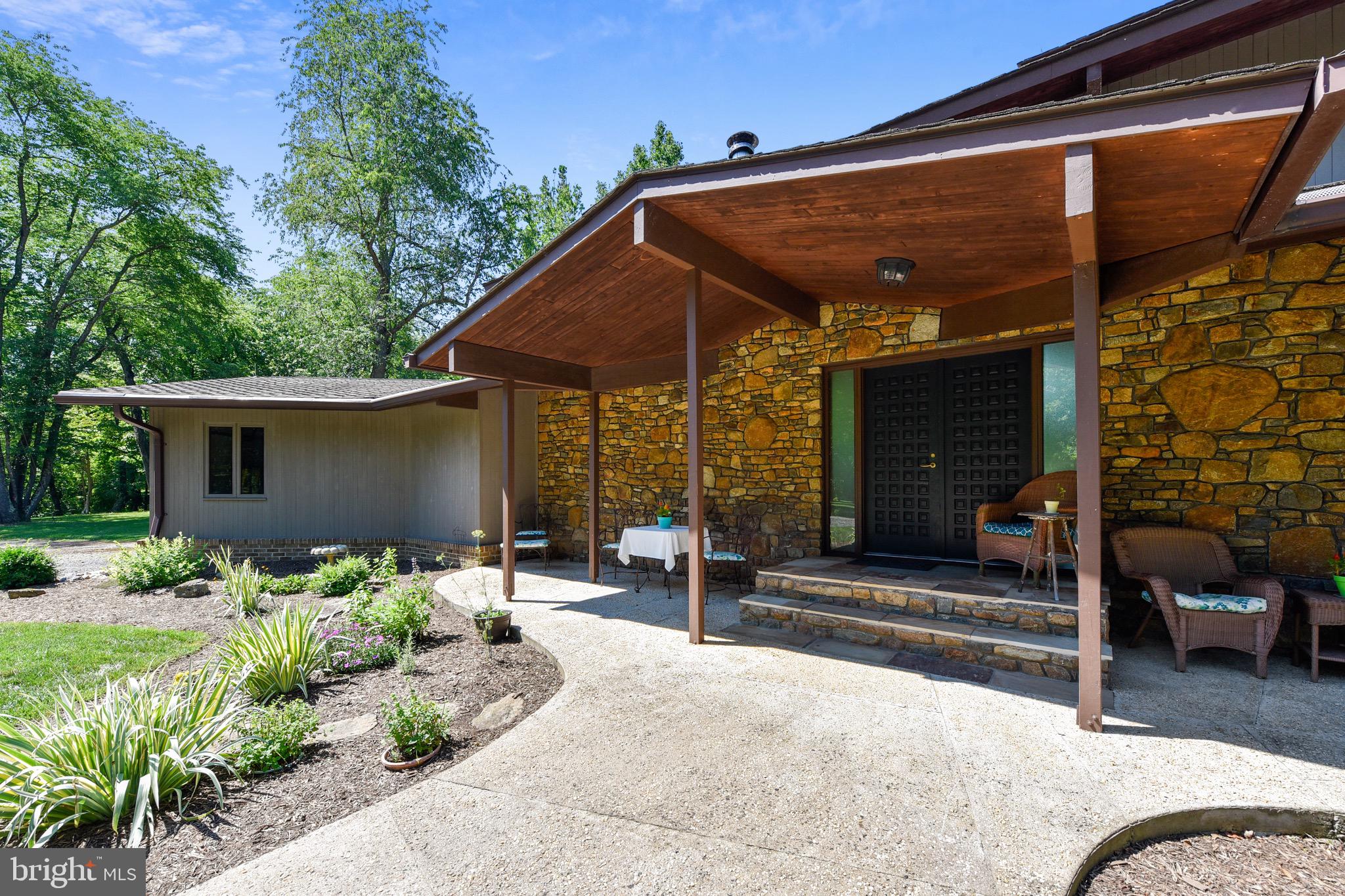 13485 Hume Road Hume, VA 22639 - Photo 2 of 60 Gallery Image 2