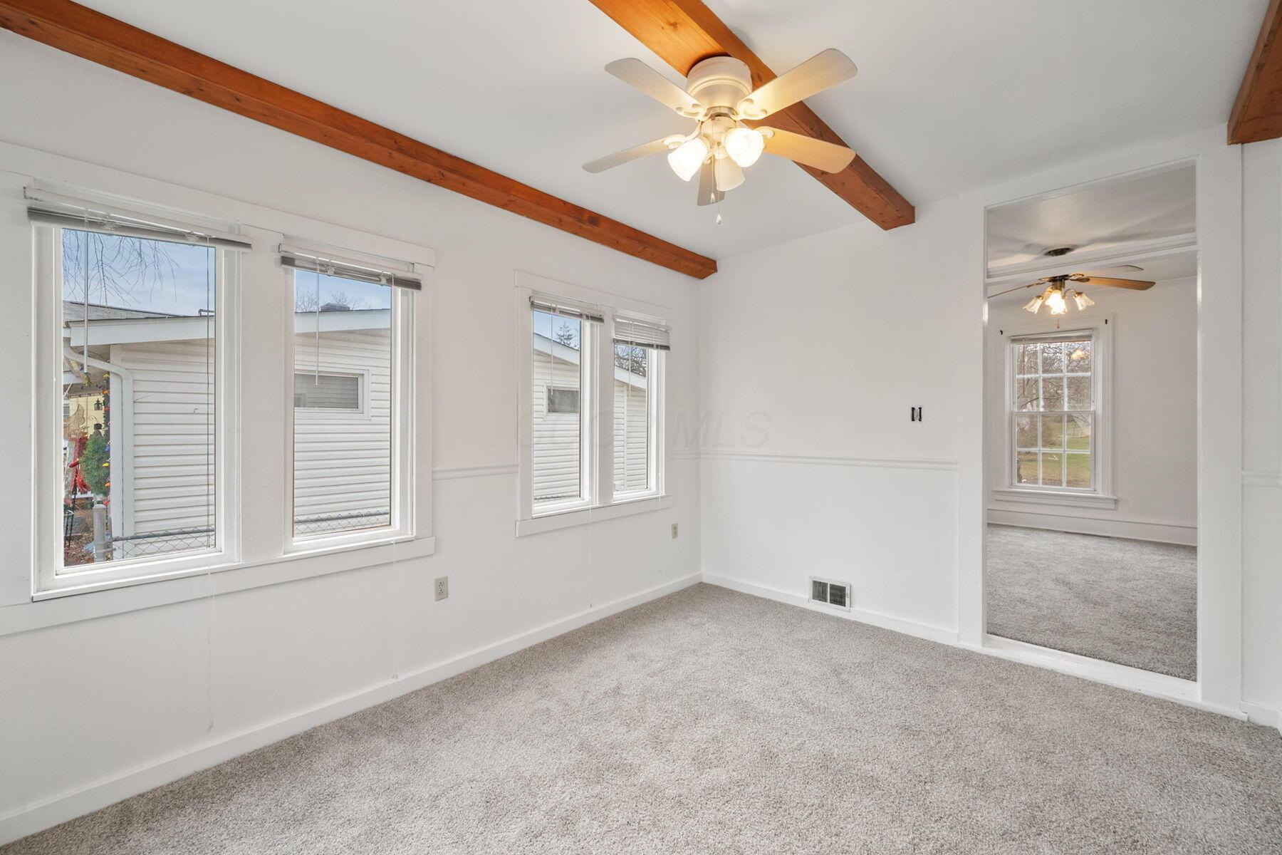 369 North Union Street Delaware, OH 43015 - Photo 7 of 36 Foyer/Den