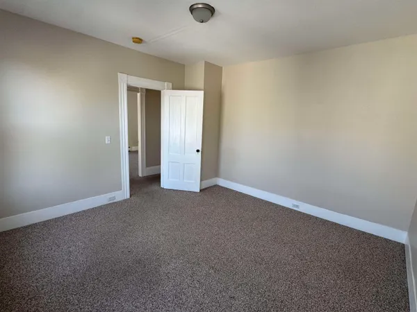 $1,800 | 704 Belmont Street, Manchester, NH 03104