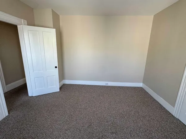 $1,800 | 704 Belmont Street, Manchester, NH 03104