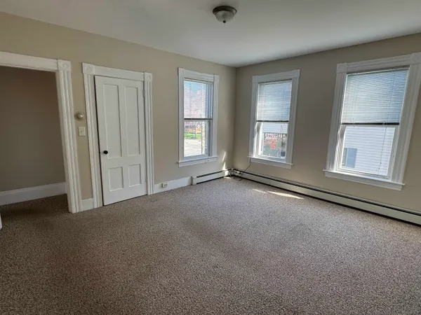 $1,800 | 704 Belmont Street, Manchester, NH 03104