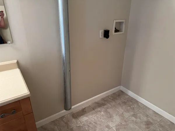 $1,800 | 704 Belmont Street, Manchester, NH 03104