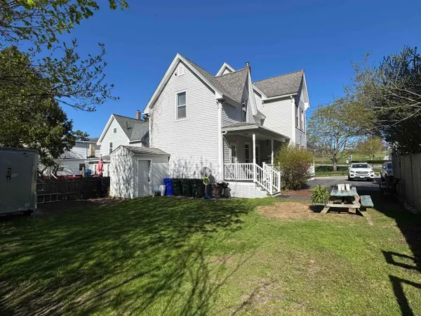 $1,800 | 704 Belmont Street, Manchester, NH 03104