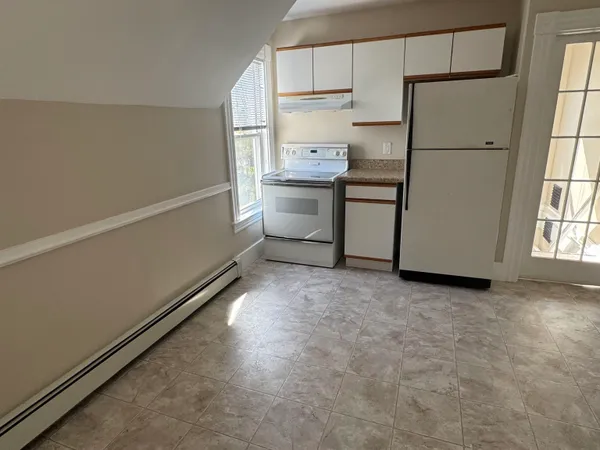 $1,800 | 704 Belmont Street, Manchester, NH 03104