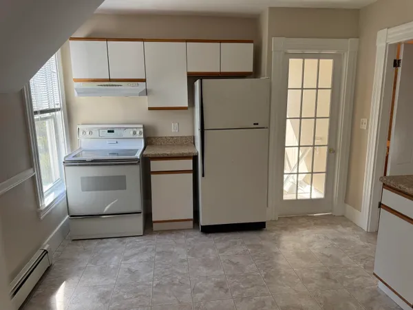 $1,800 | 704 Belmont Street, Manchester, NH 03104
