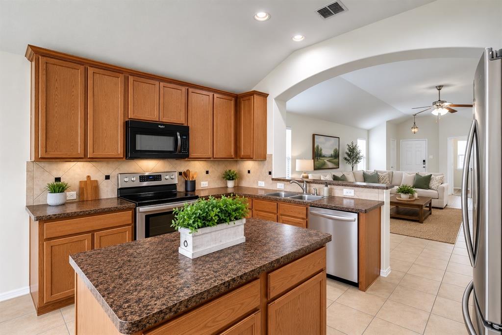 2011 Zavala Drive Forney, TX 75126 - Photo 5 of 15