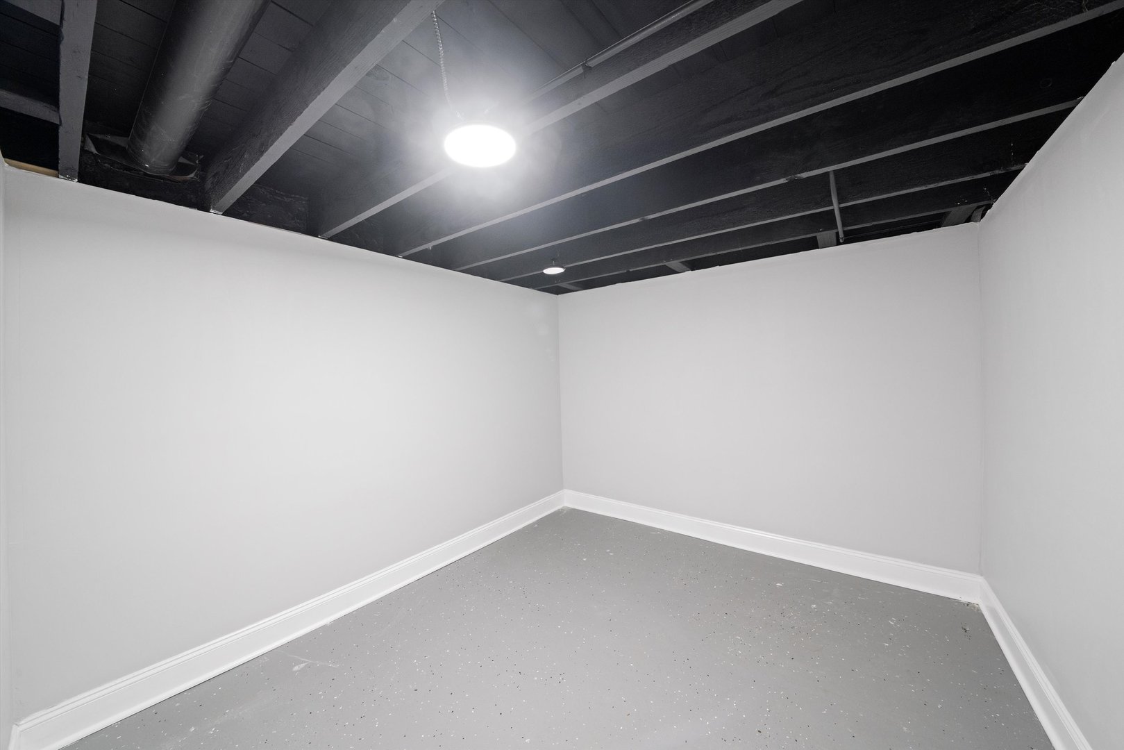 5237 Long Avenue Chicago, IL 60638 - Photo 30 of 41 a view of a room