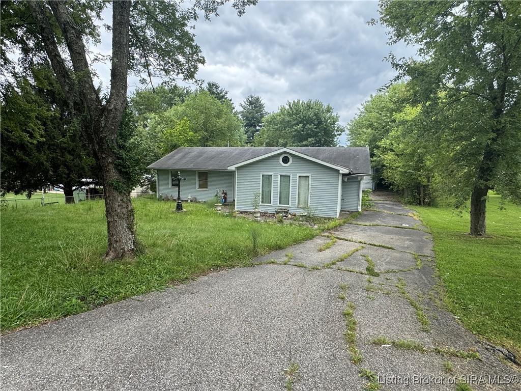 8303 Short Street Georgetown, IN 47122 - Photo 3 of 14 Gallery Image 3