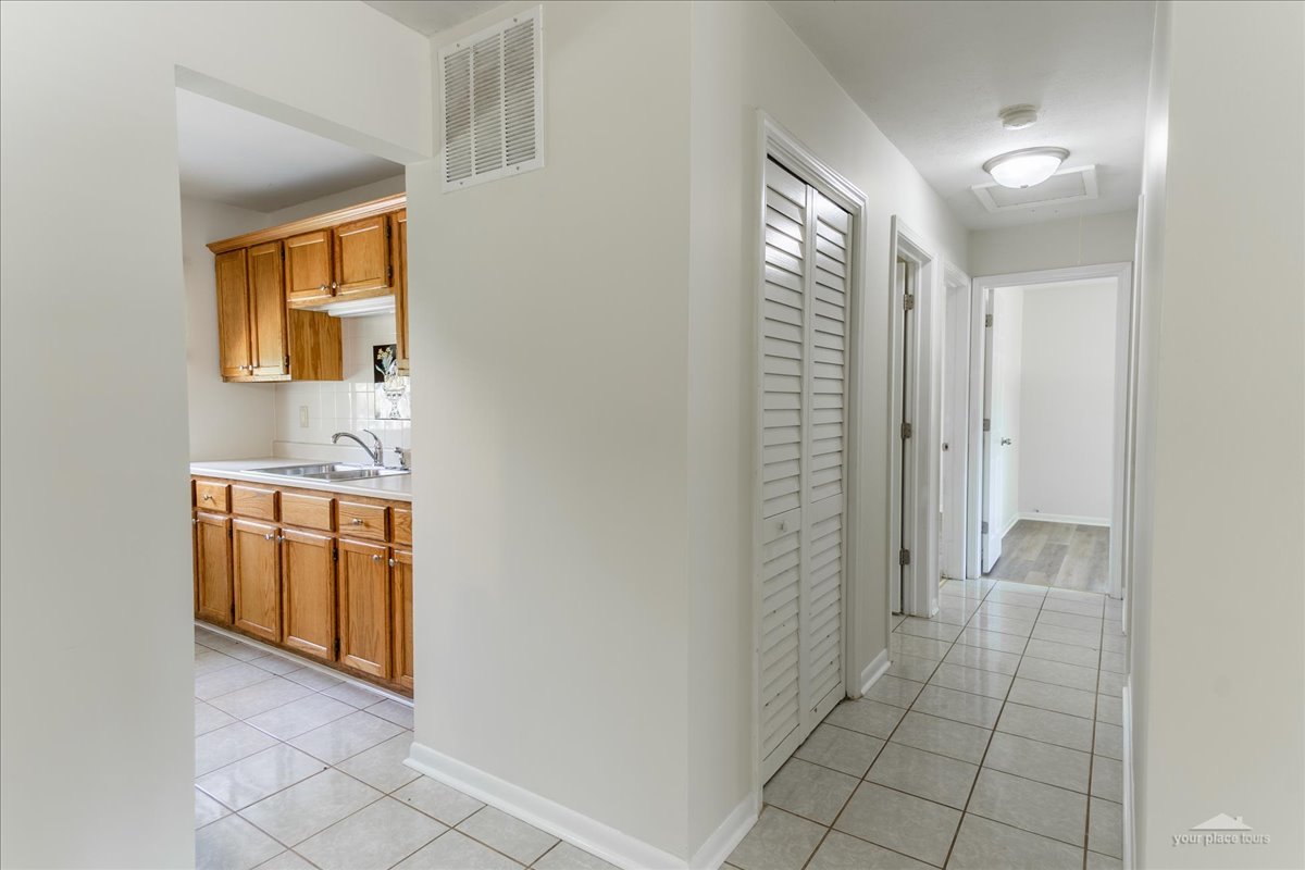 28 Hampton Road Montgomery, IL 60538 - Photo 13 of 27 a bathroom with a sink a vanity and a mirror