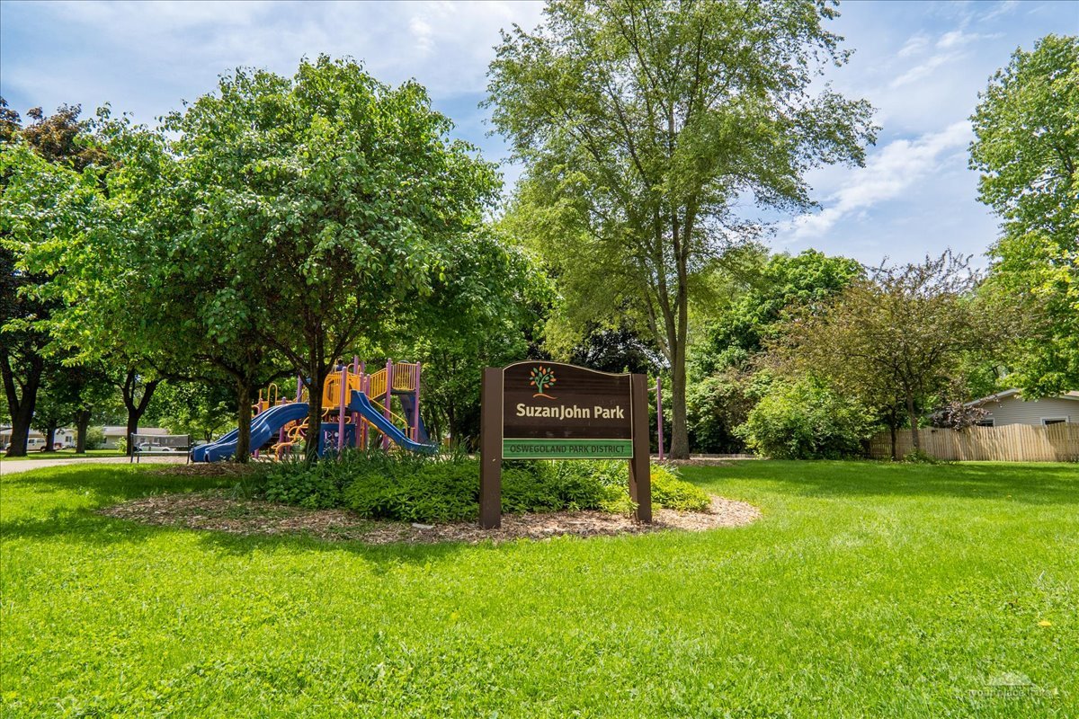 28 Hampton Road Montgomery, IL 60538 - Photo 27 of 27 a view of park