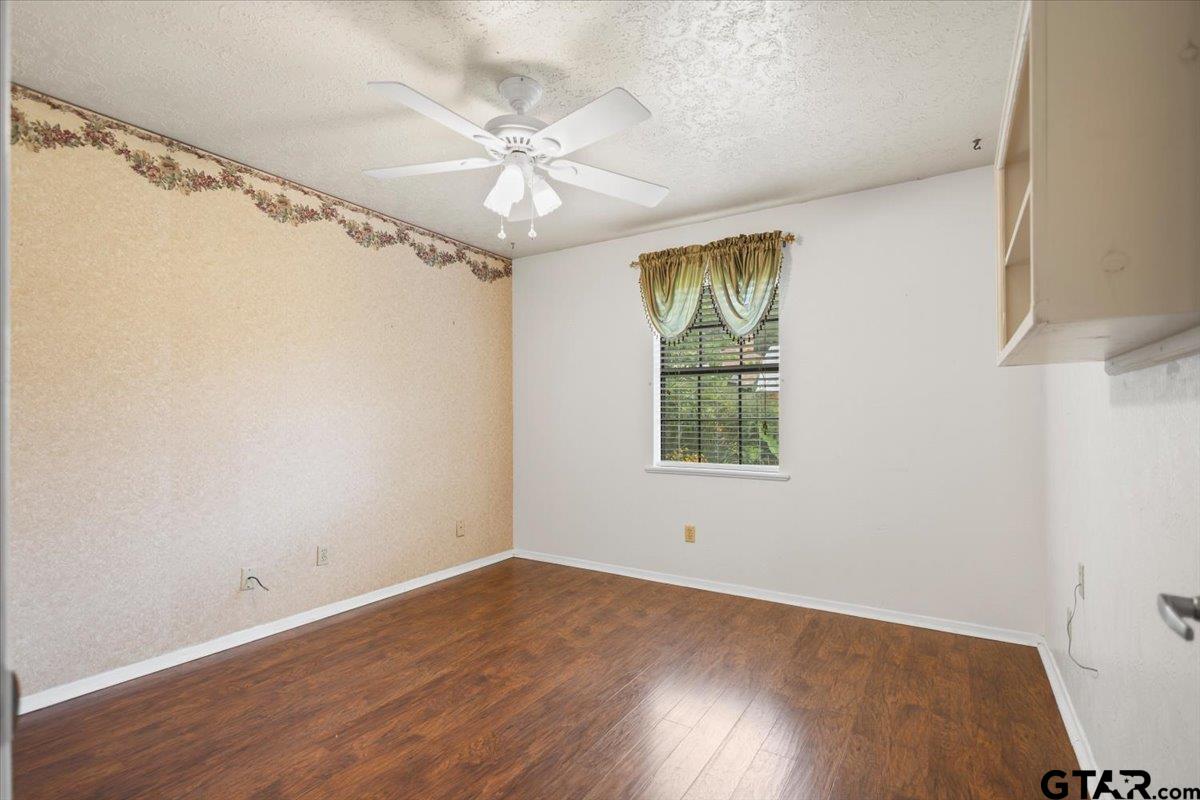 1915 Castlegate Street Henderson, TX 75654 - Photo 16 of 43