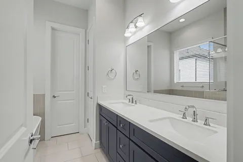 $315,000 | 2504 West Tidwell Road, Unit B, Houston, TX 77091