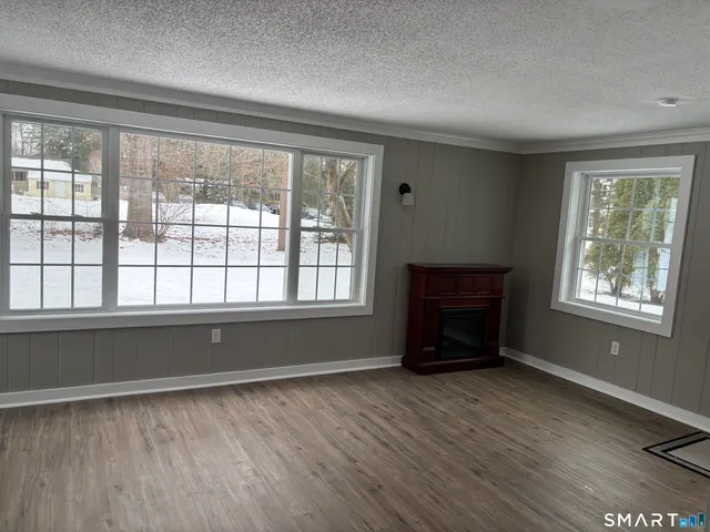 $3,200 | 88 Douglas Road, Glastonbury, CT 06033