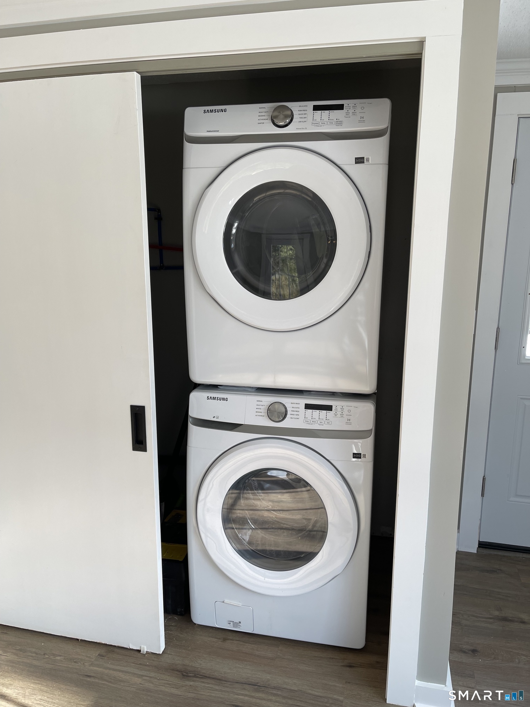 88 Douglas Road Glastonbury, CT 06033 - Photo 5 of 17