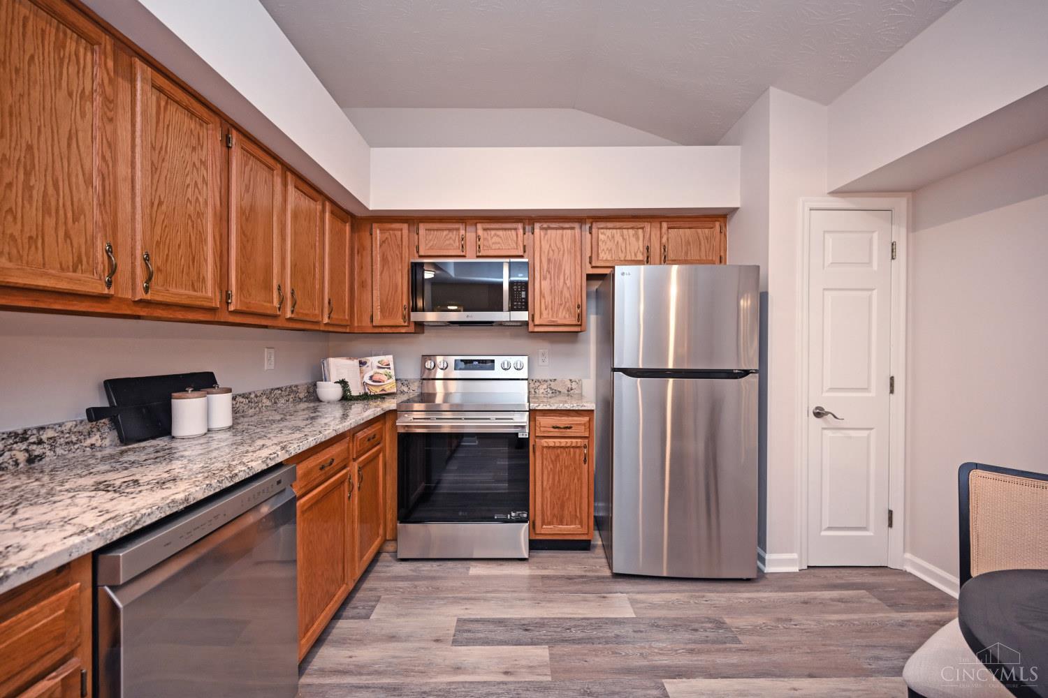 8418 Ridge Pointe Court Reading, OH 45237 - Photo 11 of 28