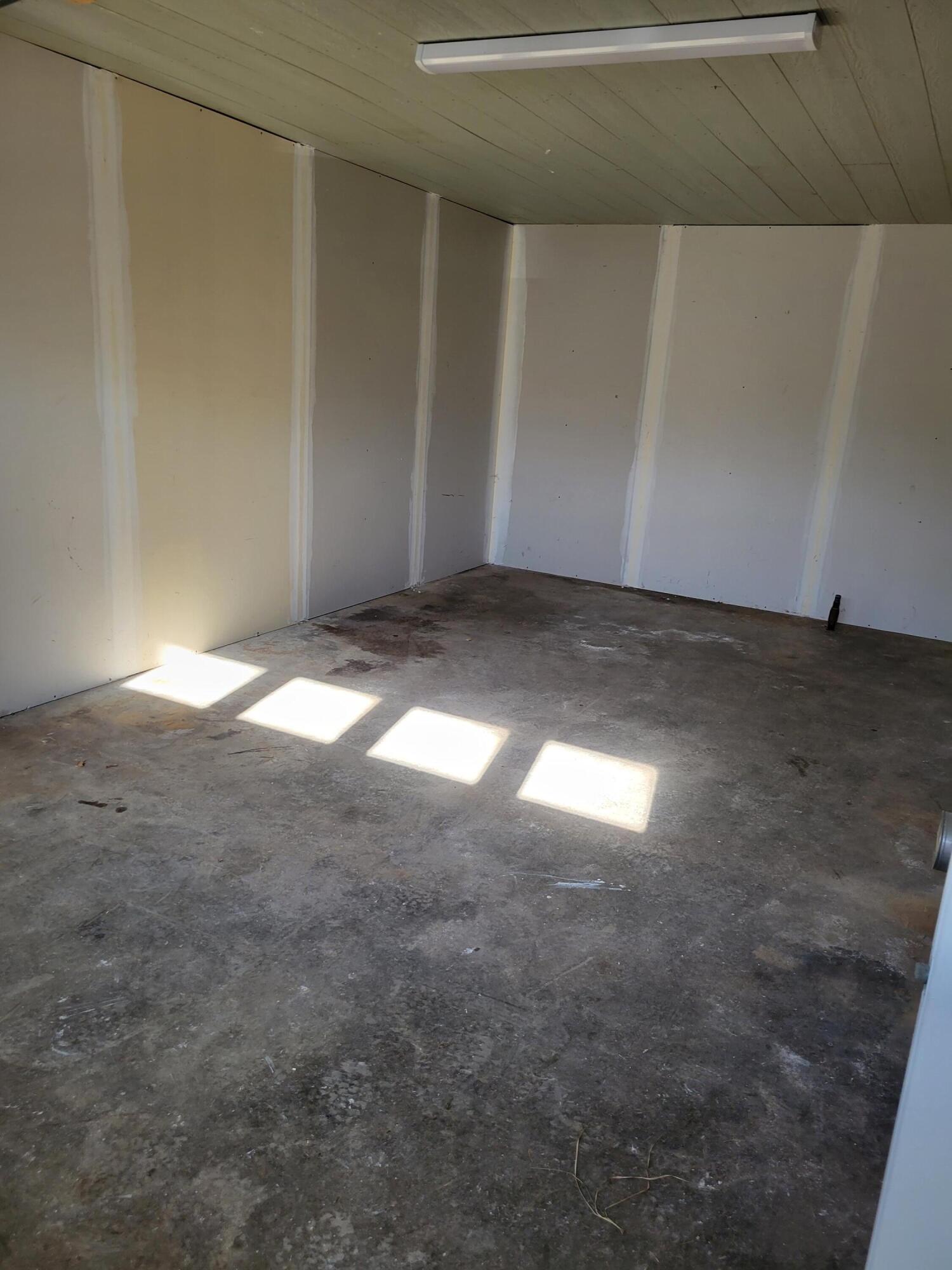 11 Old Windsor Road South China, ME 04358 - Photo 20 of 23 Garage1