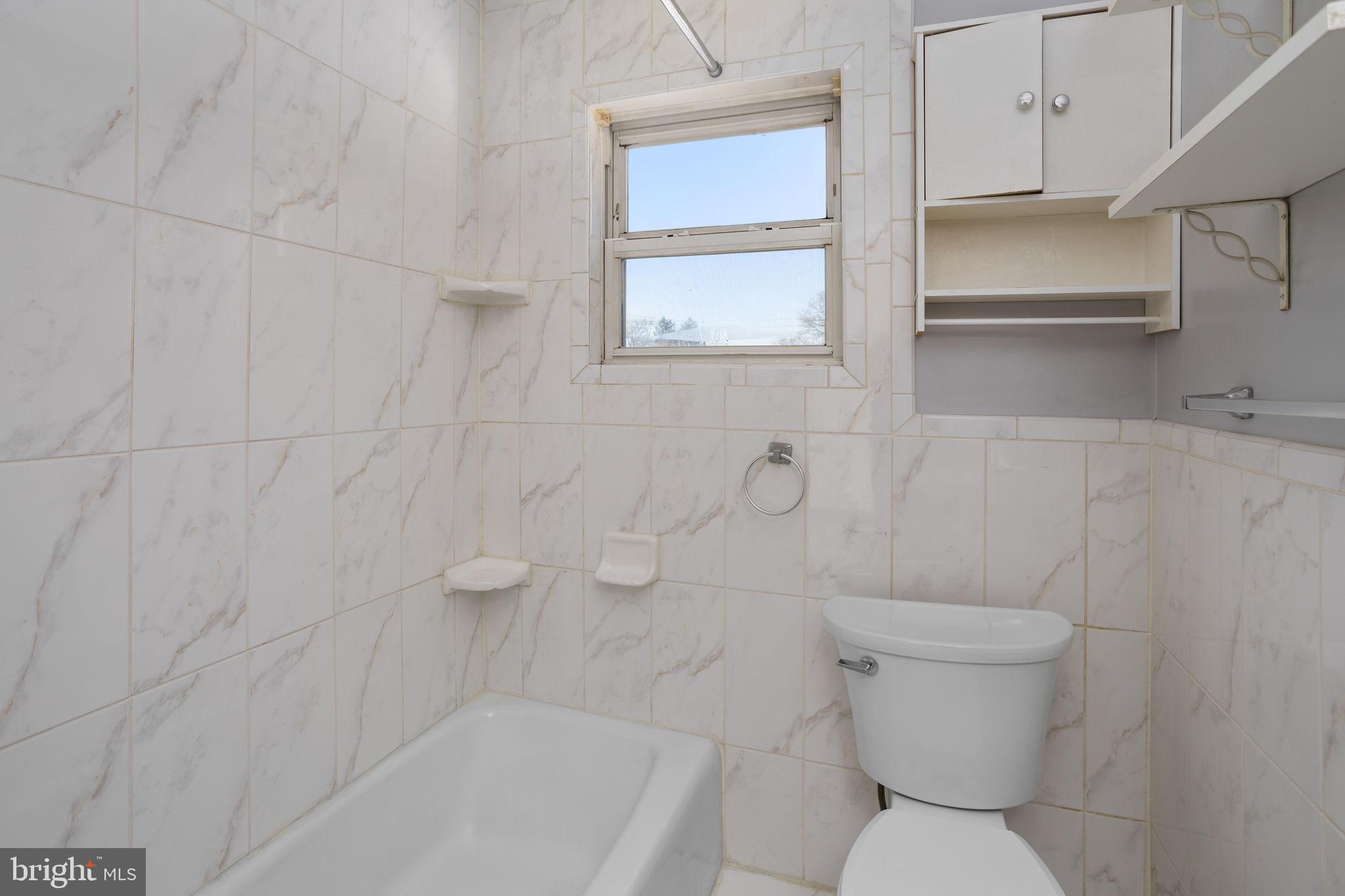 18 Elizabeth Avenue Hamilton, NJ 08610 - Photo 13 of 23