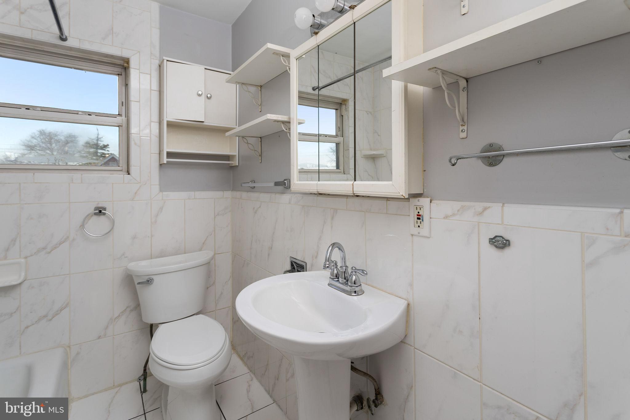 18 Elizabeth Avenue Hamilton, NJ 08610 - Photo 14 of 23