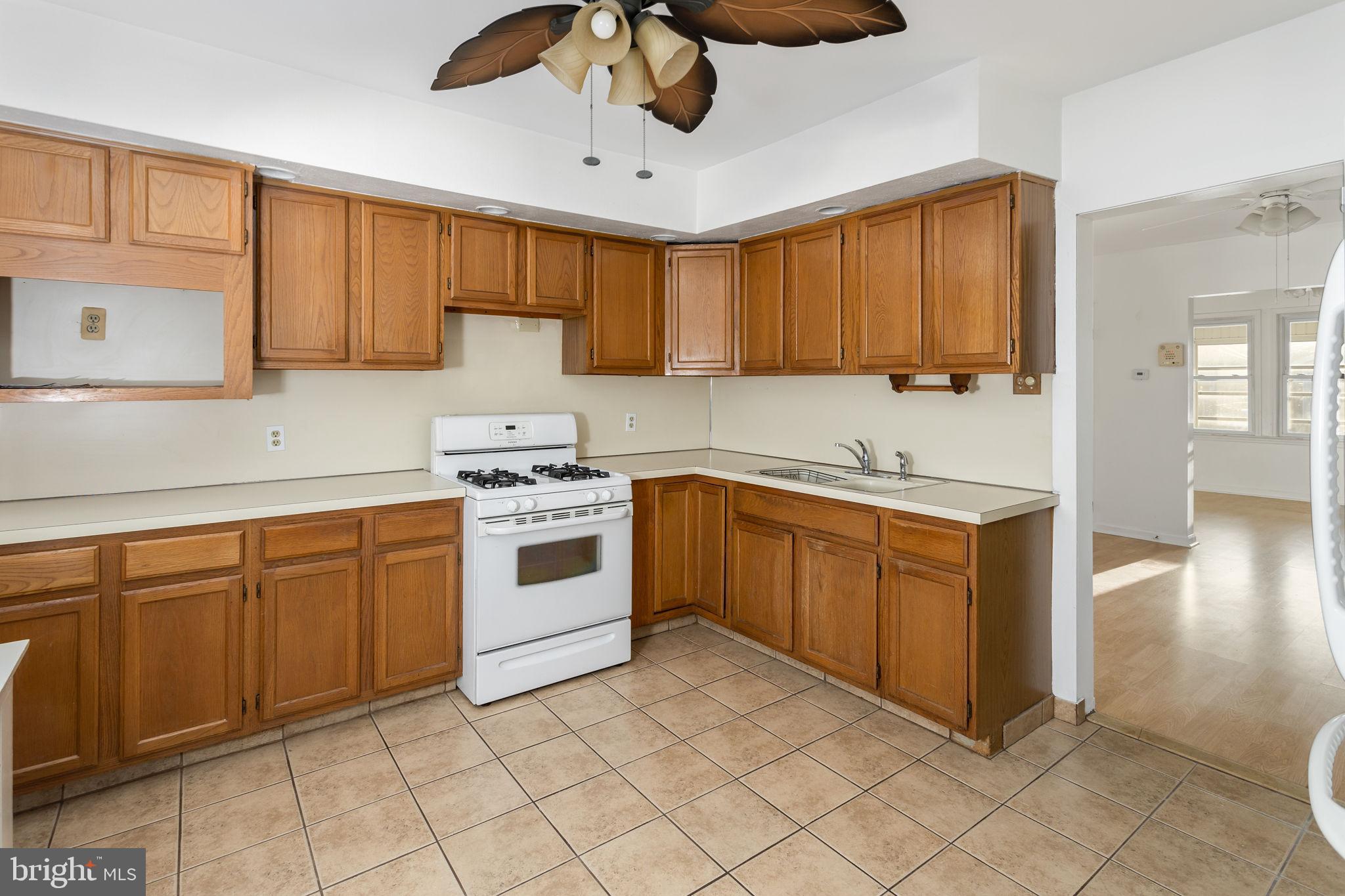 18 Elizabeth Avenue Hamilton, NJ 08610 - Photo 8 of 23