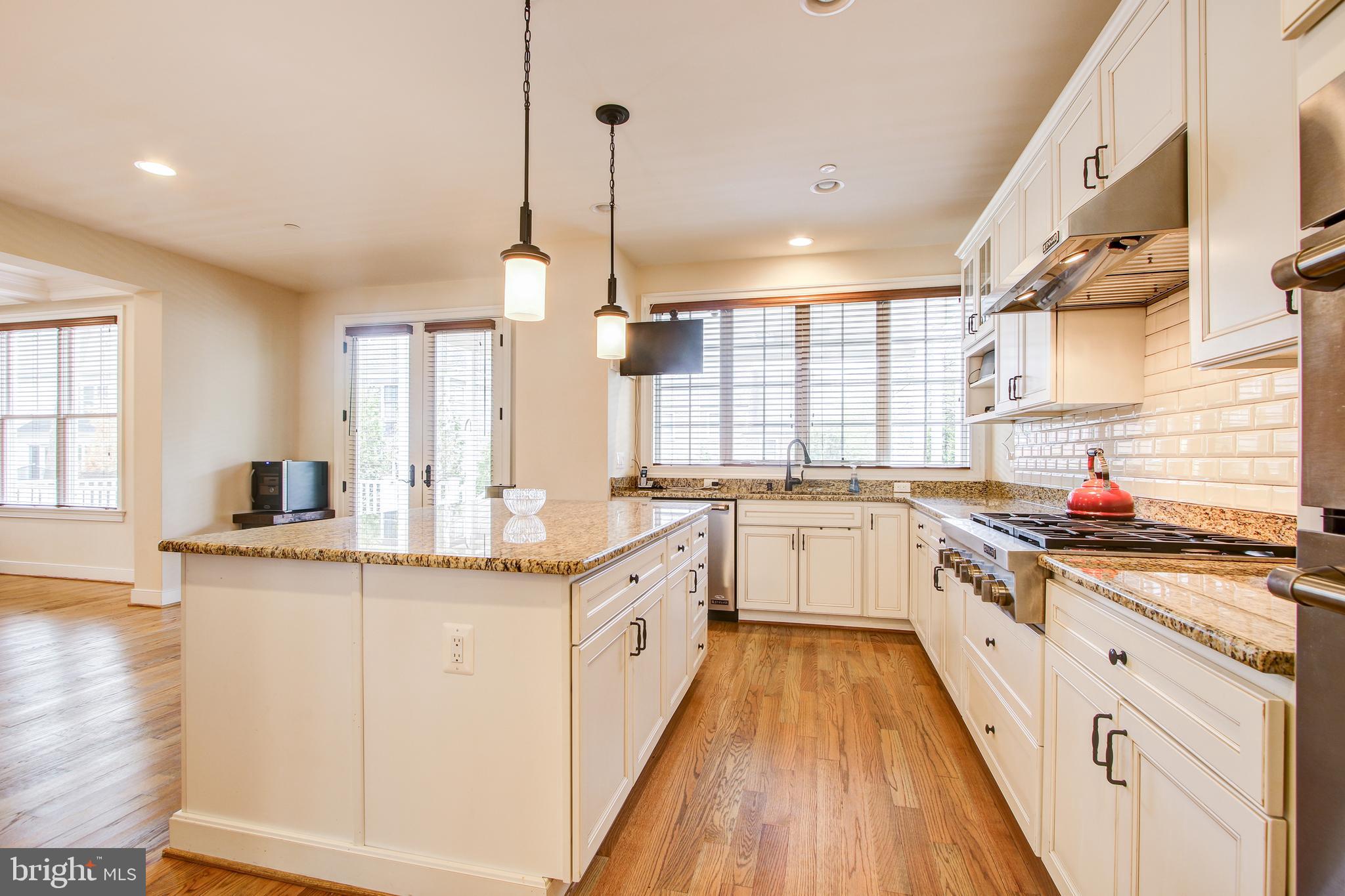 9504 Forest Road Bethesda, MD 20814 - Photo 8 of 25