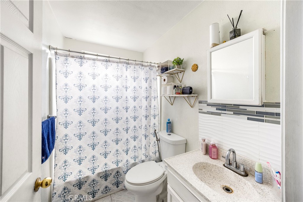 1219 South Downey Road Los Angeles, CA 90023 - Photo 15 of 25