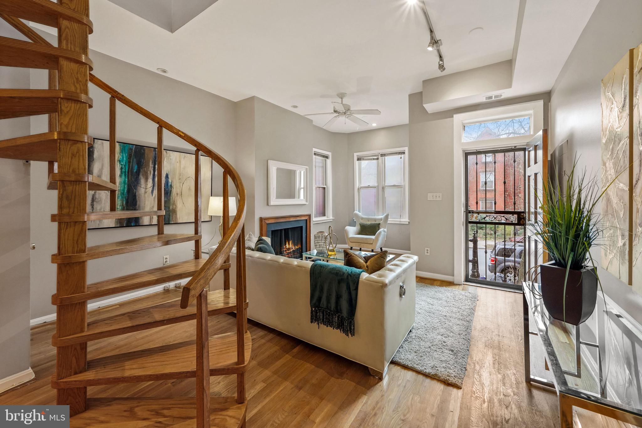 620 7th Street Northeast Washington, DC 20002 - Photo 3 of 27 Main Level
