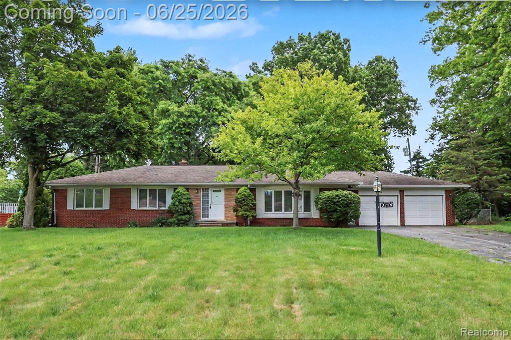 3750 Beach Road Troy, MI 48084 - Photo 1 of 27