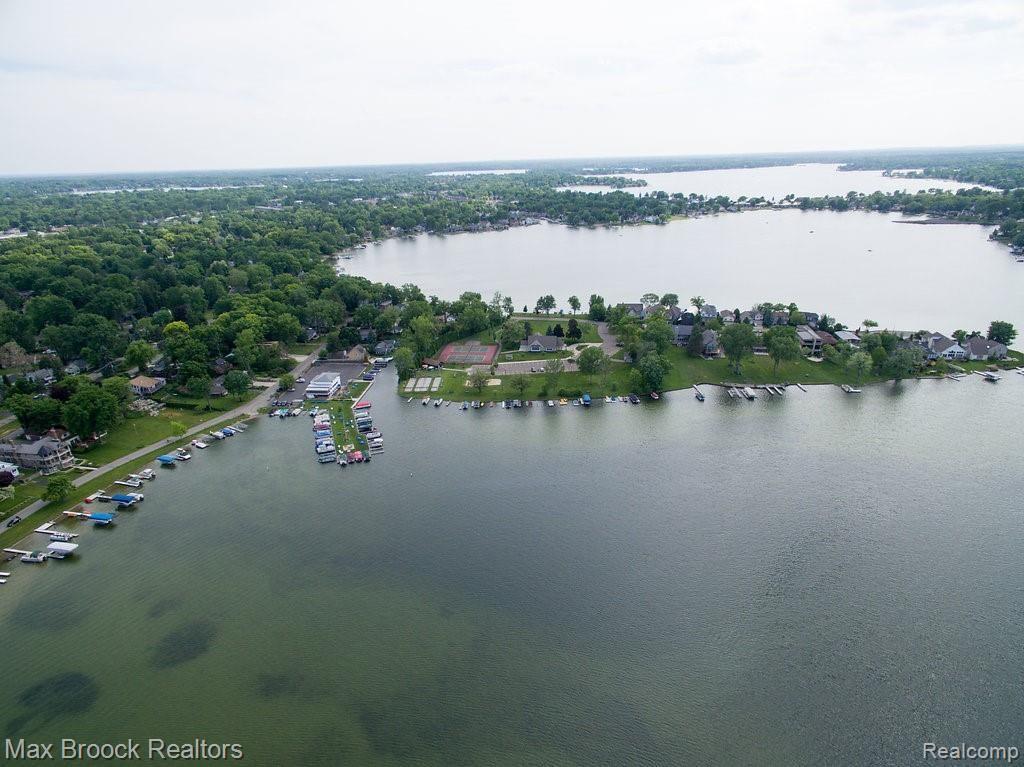1709 Inverness Street Sylvan Lake, MI 48320 - Photo 32 of 33